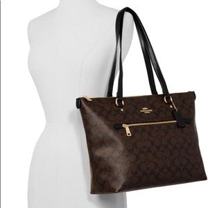 NWT Coach Signature Gallery Tote